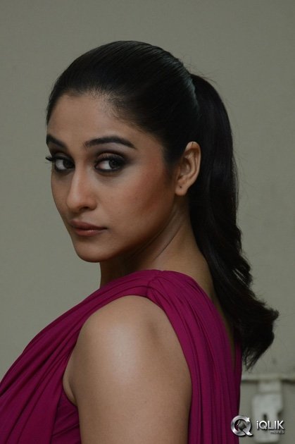 Regina-Cassandra-at-Bhale-Manchi-Roju-Movie-Audio-Launch